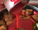 Foto del paso 8 de la receta: Patatas fritas en airfryer con costillejas y tomate