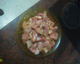 Foto del paso 1 de la receta: Carne de cochino con garbanzos y papas al mojo hervido