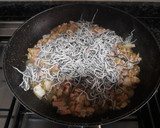 Foto del paso 2 de la receta: Rollitos de salmón y anguriñas sobre parmentier
