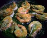 Foto langkah ke 2 dari resep Garlic Butter Shrimp.