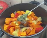 A picture of step 3 of Pumpkin Corn Soup.