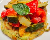 Foto del passaggio 4 della ricetta Rosti di zucchine e verdure miste saltate