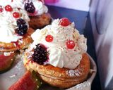 Une image de l'étape 7 de Feuilletés aux pommes caramélisées et chantilly.