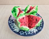 Foto langkah ke 6 dari resep Bolu Kukus Semangka.