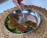 भरलेली ढोबळी मिरची/ भरलेली शिमला मिरची/ stuffed Shimla mirchi/ stuffed capsicum - मराठी रेसिपी रेसिपी स्टेप 12 फोटो