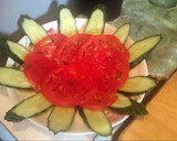 Foto del paso 1 de la receta: Ensalada de pepino y tomate