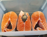 Foto del paso 3 de la receta: Salmón a la plancha con marinado de miso blanco, lima y jengibre