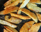 Foto del paso 3 de la receta: Brochettes de pollo con mostaza, miel, papas rústicas, ensalada
