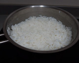 Foto del paso 1 de la receta: Ensalada de arroz fresquita para comer en la pisci