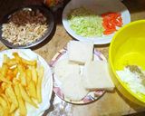 A picture of step 1 of Club sandwichs.