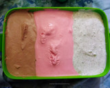 Foto langkah ke 8 dari resep Ice Cream Walls Homemade (Chocolate, Strawberry, Vanilla Oreo).