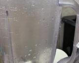 A picture of step 2 of The summer drink.
