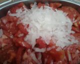 Foto del paso 3 de la receta: Bifes a la plancheta con huevos fritos y ensalada de tomate