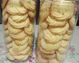 Foto langkah ke 5 dari resep Butter milk cookies.