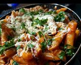 A picture of step 8 of Pink pasta with sauce.