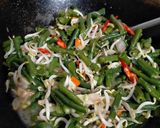 Foto langkah ke 4 dari resep Tumis Kacang Panjang campur Toge.