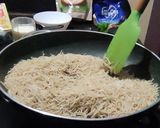 शेवया गाजर कस्टर्ड डेझर्ट (Vermicelli Carrot Custard Dessert Recipe In Marathi) रेसिपी स्टेप 2 फोटो 