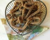 A picture of step 5 of Ragi murukku with onion garlic flavor.