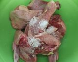 Foto langkah ke 2 dari resep Ayam ungkep bumbu kuning.