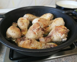 Foto del paso 1 de la receta: Jamoncitos de pollo en salsa casera