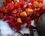 Foto langkah ke 2 dari resep Paha Ayam Sambal Kemangi.