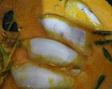 Foto langkah ke 5 dari resep Gulai Cumi Bunting Isi Tahu.