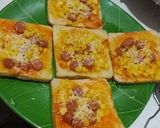 Foto langkah ke 5 dari resep Roti Tawar Pizza Teflon Simple.