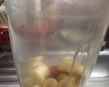 A picture of step 2 of Strawberry Banana Smoothie 🍓🍌🍓🍌.