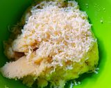 Foto langkah ke 2 dari resep Potato Cheese Balls.