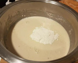 Foto del paso 4 de la receta: Tempurburguesa de pollo, champiñones y mozzarella con guarnición