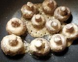 A picture of step 2 of Mushroom tikka Masala.