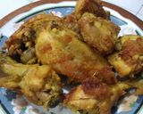 Foto langkah ke 5 dari resep Ayam goreng bumbu kare.