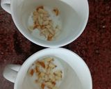 A picture of step 3 of Kashmiri kehwa.
