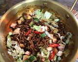 Gambar langkah 4 resipi Jjajangmyeon Instant.