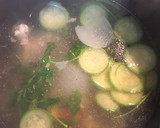 Foto del paso 2 de la receta: Caldo sencillo de pollo estilo michoacan