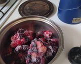 Foto del paso 1 de la receta: Crema Helada de frutos rojos