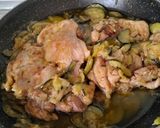Foto del paso 5 de la receta Muslos de pollo deshuesados con calabacín