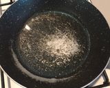 Foto langkah ke 6 dari resep Makanan AnakNasi Goreng Ayam Wortel.