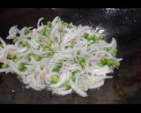 A picture of step 2 of Noodles recipe.
