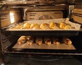 A picture of step 6 of Sausage milk bun.