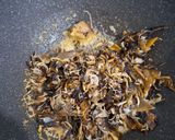 Foto langkah ke 4 dari resep Tumis Jantung Pisang Teri.