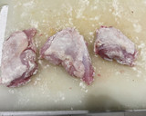 Foto del paso 1 de la receta: Pollo en salsa de sobrasada y miel