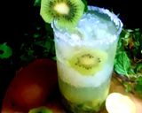 A picture of step 5 of Kiwi mocktail.