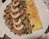 Foto del paso 6 de la receta: Arroz tres delicias, con tortilla y gambas