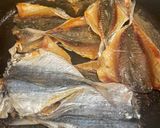 A picture of step 1 of Crispy Fried Dried Yellowstripe Scad.