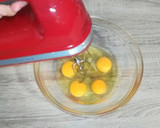 Foto del paso 1 de la receta: Bizcocho esponjoso con leche condensada