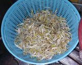 Foto langkah ke 3 dari resep Kupat Tahu Bumbu Kacang Tanah khas Banjar Patroman Jawa Barat.