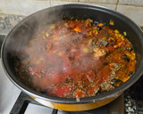 Foto del paso 3 de la receta: Emperador con tomate y aceitunas