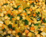 Foto del paso 6 de la receta: Garbanzos con acelgas y cúrcuma