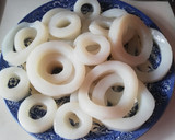 Foto del paso 1 de la receta: Calamares a la riojana🍷🦑